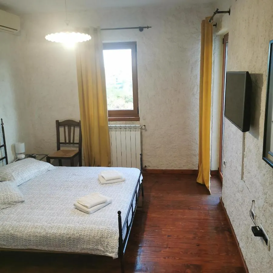 B&B Feral Ровинь 0*,