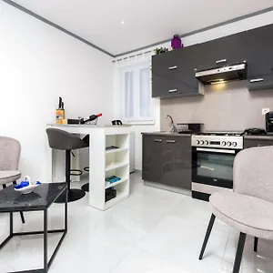 Leo Apartman