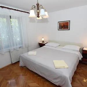 Lara Apartman