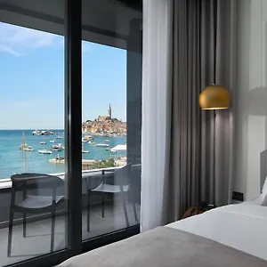 Delfin Rovinj